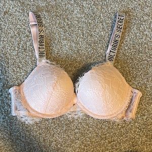 Victoria’s Secret push-up shiny strap bra 32b light pink!